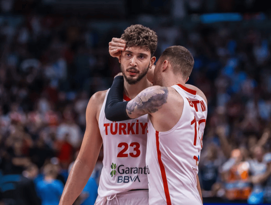 申京本届欧洲杯场均21+10+6 多项数据位居赛事前十 申京本届欧洲杯场均21+10+6 多项数据位居赛事前十