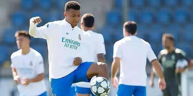 随着西班牙人3-2马略卡,西甲积分榜改写:4队仍不败,皇马高居第1 随着西班牙人3-2马略卡,西甲积分榜改写:4队仍不败,皇马高居第1