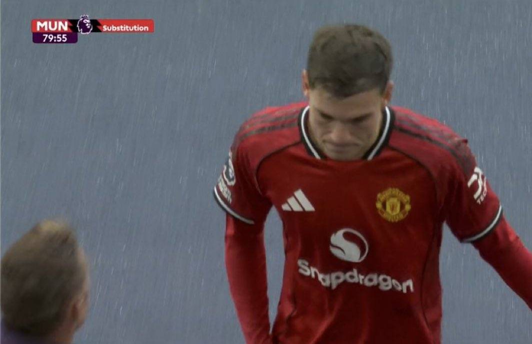 曼联6000万铁腰恐遭清洗!纽卡冬窗欲签曼联新帝星,队友也因阿莫林用人困惑 曼联6000万铁腰恐遭清洗!纽卡冬窗欲签曼联新帝星,队友也因阿莫林用人困惑