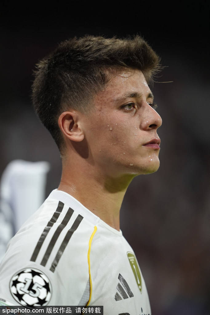 登贝莱:历史第10位赢得世界杯、欧冠与金球奖的传奇球员 登贝莱:历史第10位赢得世界杯、欧冠与金球奖的传奇球员