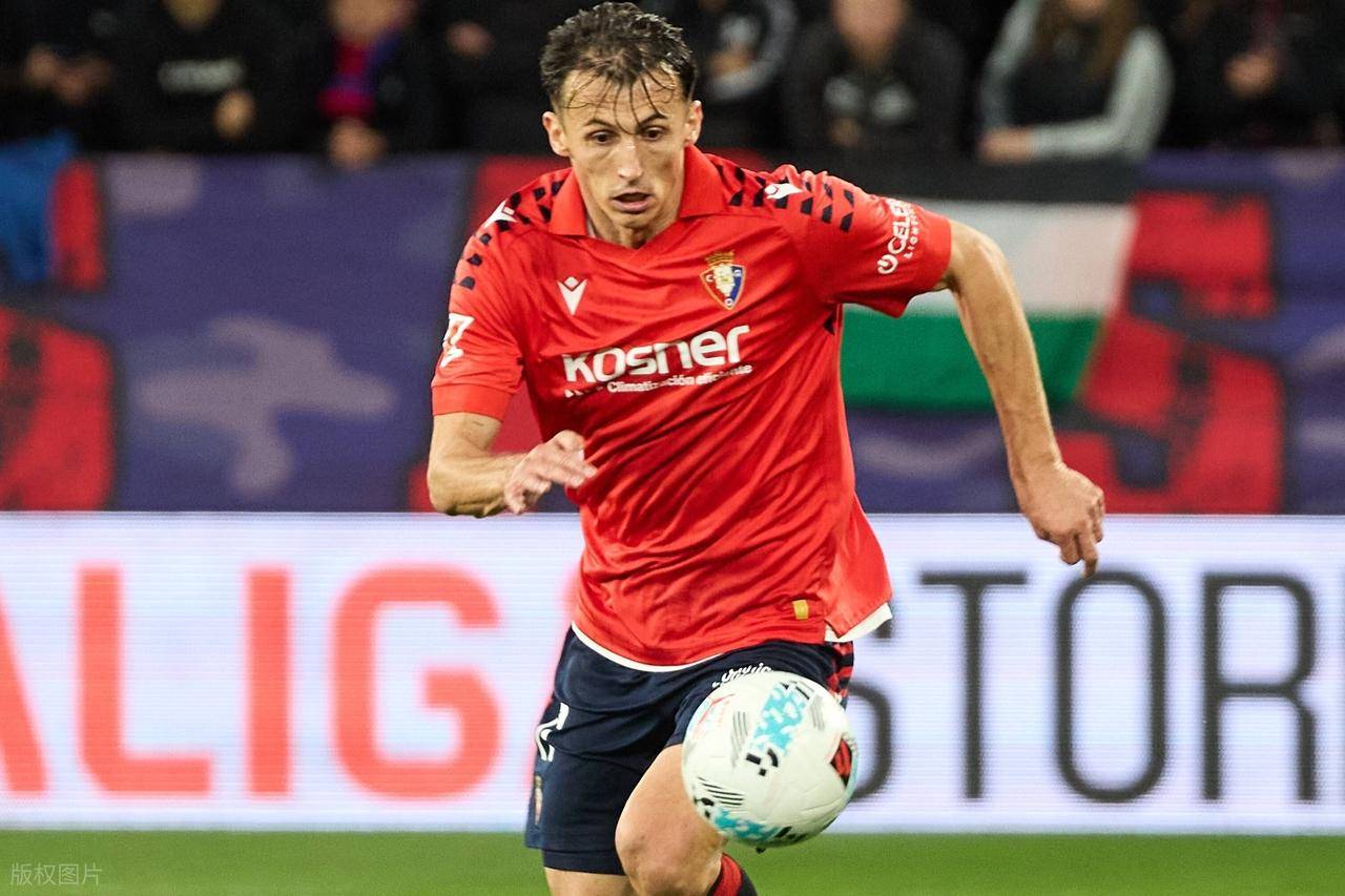 1-1,27岁佩德罗萨发威:率队绝平奥萨苏纳,6轮不败升至西甲第5 1-1,27岁佩德罗萨发威:率队绝平奥萨苏纳,6轮不败升至西甲第5