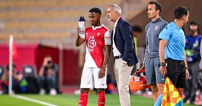 巴萨天降横财!昔日废柴在法甲重生:5场轰6球 英超3队想买他 巴萨天降横财!昔日废柴在法甲重生:5场轰6球 英超3队想买他