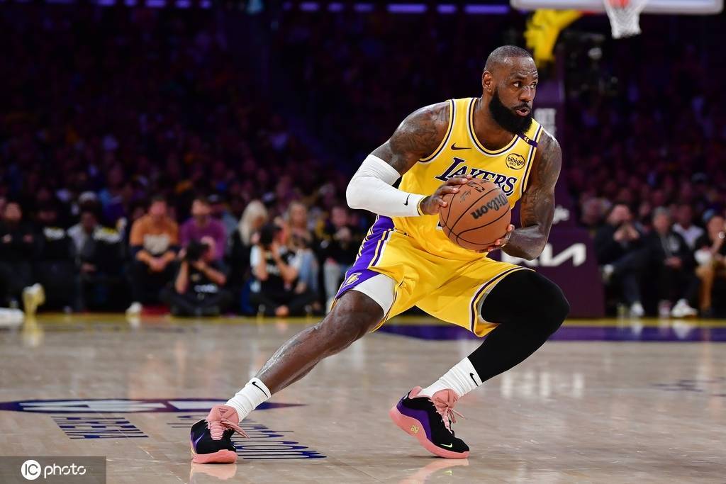 皮尔斯:这是詹姆斯最后一季 他两项成就无人超越 皮尔斯:这是詹姆斯最后一季 他两项成就无人超越