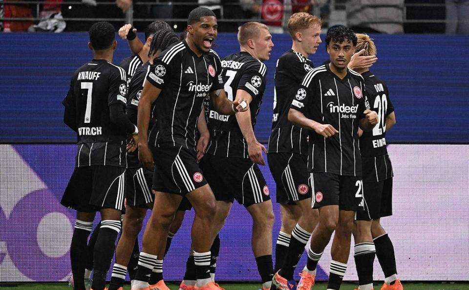 欧冠赛场上的神秘法兰克福:5-1开门红后连续失利,防守成隐患 欧冠赛场上的神秘法兰克福:5-1开门红后连续失利,防守成隐患